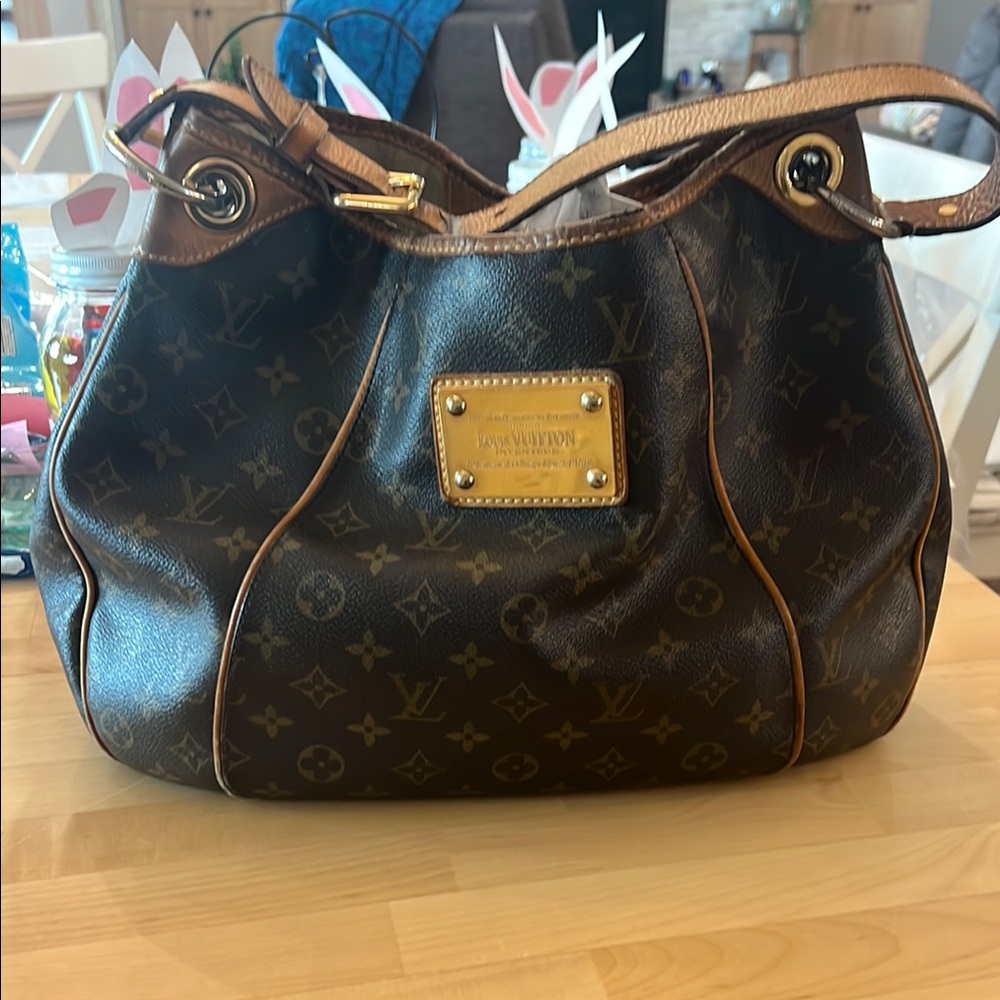 Louis Vuitton Brown Leather monogram Shoulder Bag with Gold Hardware